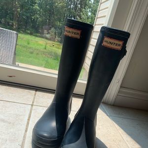 Hunter girls size 2 tall rain boots